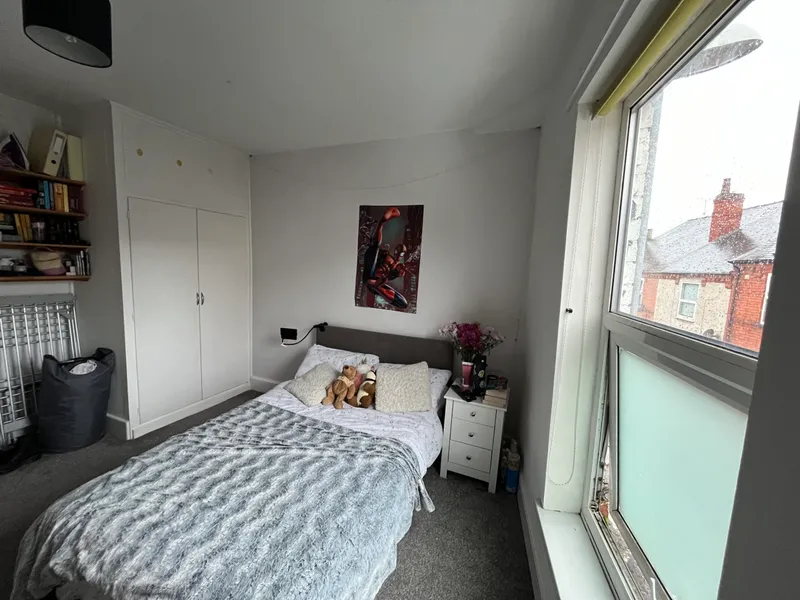 Large 3 Bed House // July 2026 - Image 4